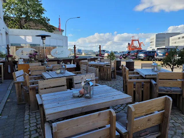 Alberts am Platz - Eine edle Hafenpinte mit einzigartigem, historischen Ambiente in Bremerhaven