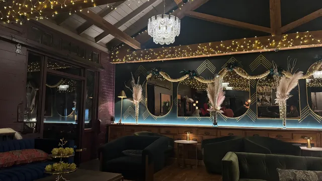 The Junction Bar and Lounge