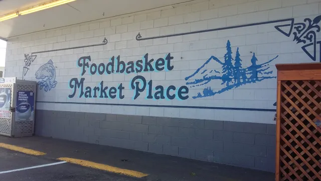 Garibaldi's Bay Market & Liquor