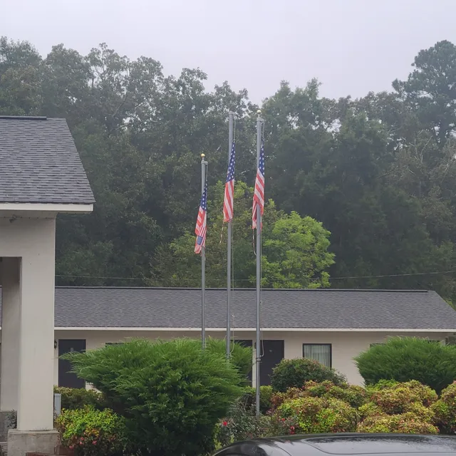 American Inn & Suites