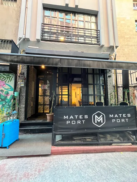 Mates Port Hotel