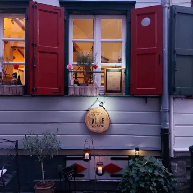 Weinwohnzimmer viNe en rose