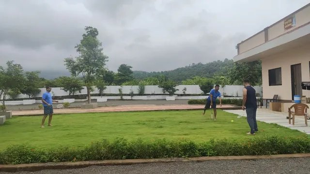 ZARNA RETREAT FARMHOUSE