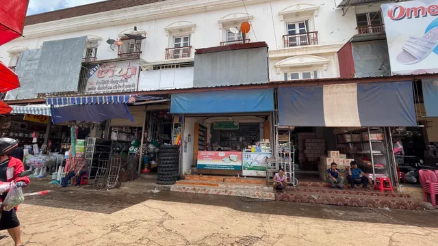 Dao Hueng Market (main Pakse market)