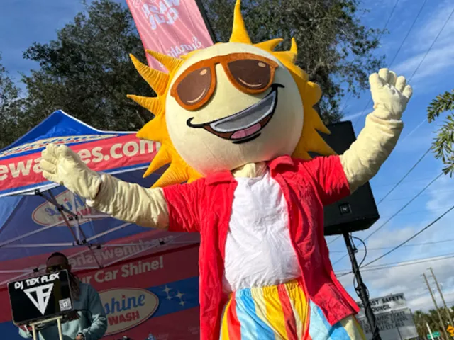 Sunshine Car Wash - Court St