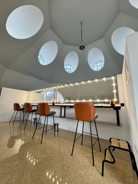 Moya Stikhiya, B'yuti-Kovorking