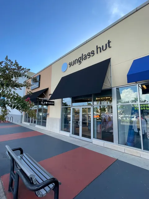 Sunglass Hut
