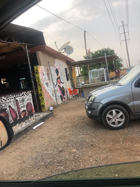 Serwaa Hor Pub and Grill