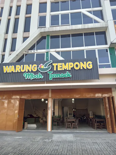 Warung Tempong Mbah Tjemoek