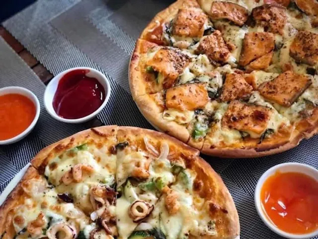 Pizza Trung Chef ( Italian cusine , Asian cusine, Local food)