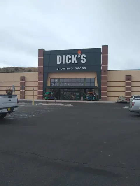 DICK'S Sporting Goods