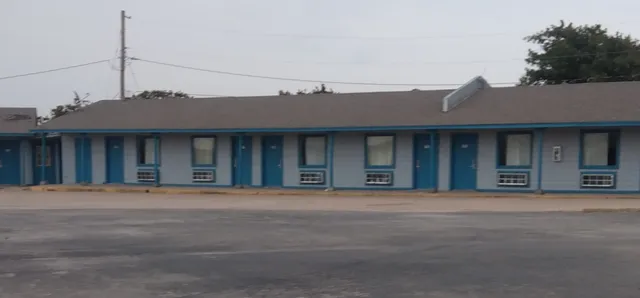 Lake Shore Motel & RV Park