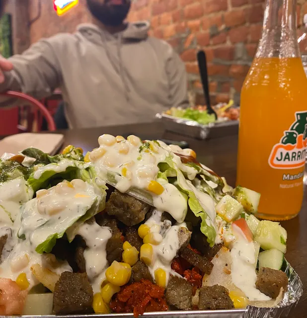 DCG - District Chicken & Gyro