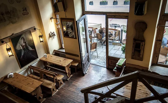 Ceprownia - polska restauracja w góralskim stylu