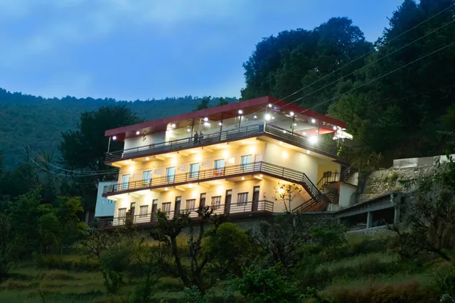 LA Riqueza Sushanti Retreat 9810965967