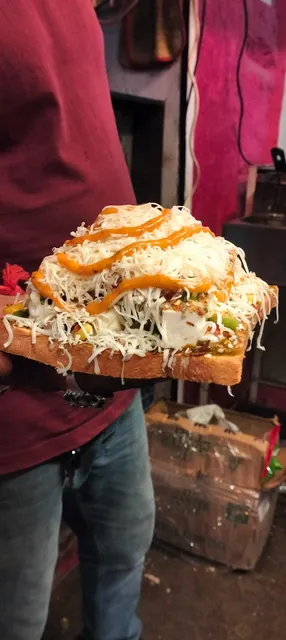 Gupshup sandwich station