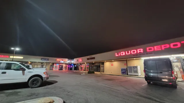 Los Amigos Shopping Center