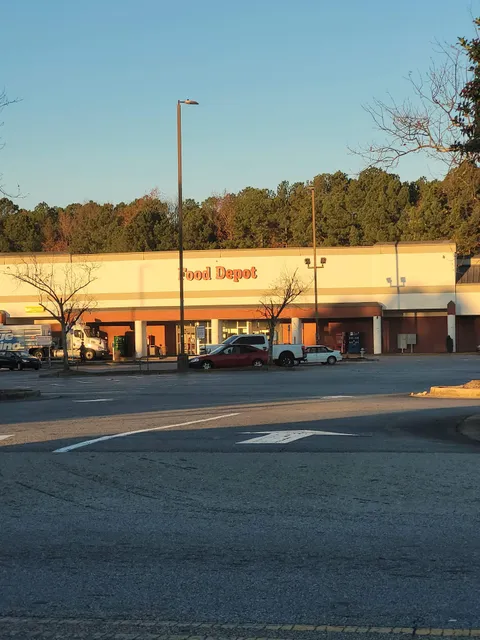 Tree Trail Village Shopping Center