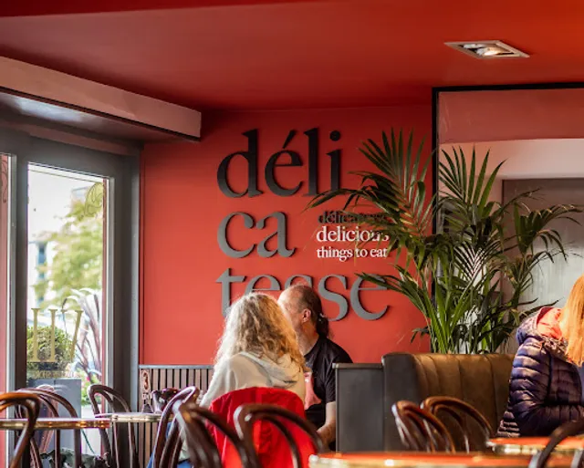 Victor Hugo Deli - The Shore