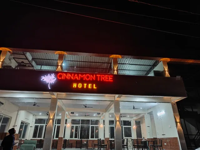 Hotel Cinnamon Tree
