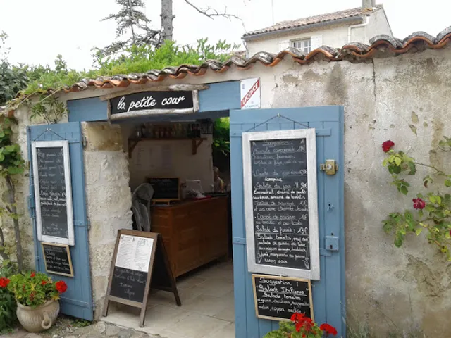 La Petite Cour