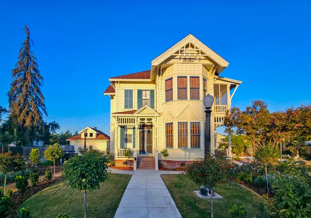 JD Hyde Historic Inn