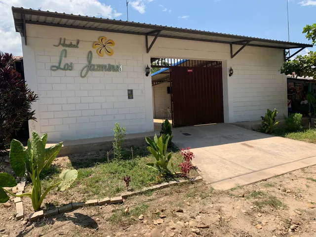 HOSPEDAJE LOS JAZMINES DE SANTA ROSA