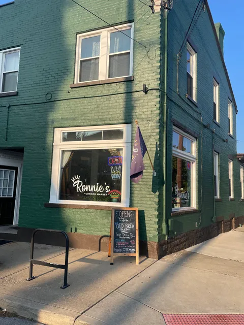 Ronnie's Corner Market
