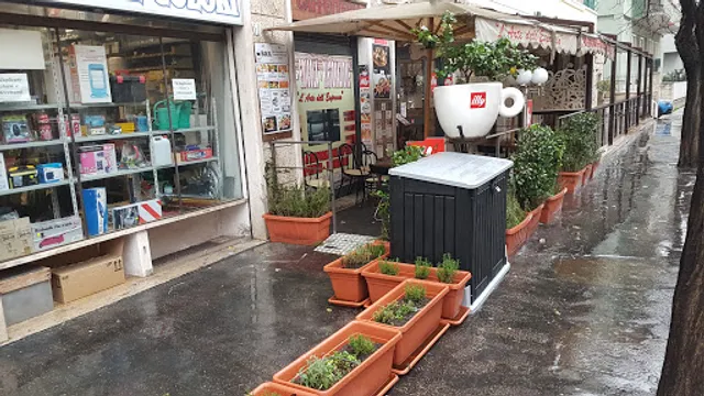 Bar edicola restaurant cucina espressa