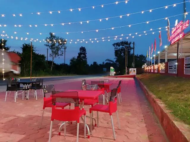 HILL MYNA HIGHWAY TREAT