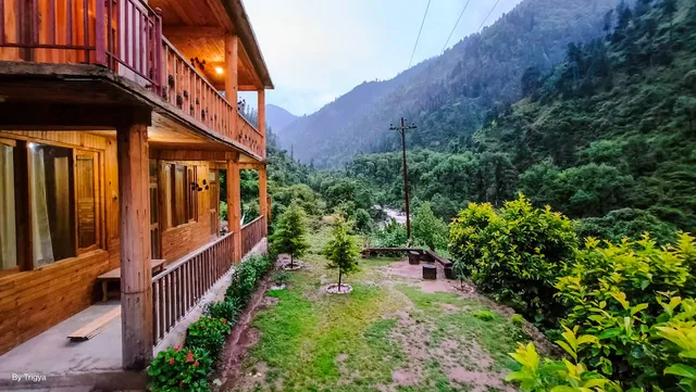 Tirthan Valley Pine View Home Stay