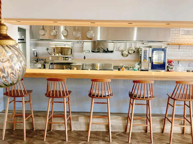 シジエム神戸 6emekobe