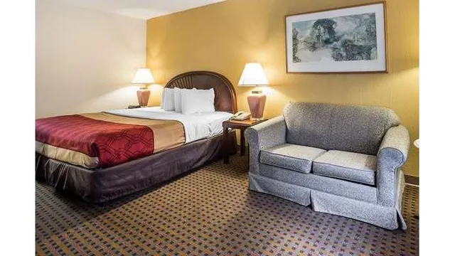 Rodeway Inn & Suites Carrollton