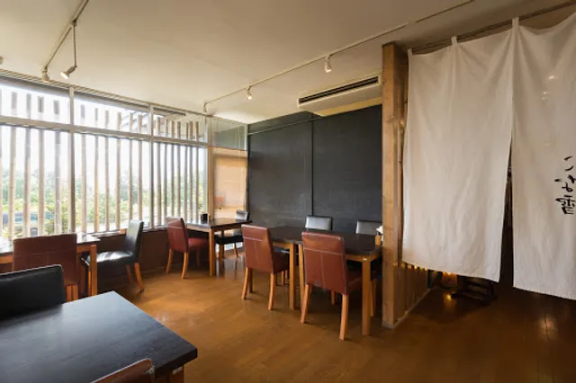 こな雪とんとん お昼のニセコ店