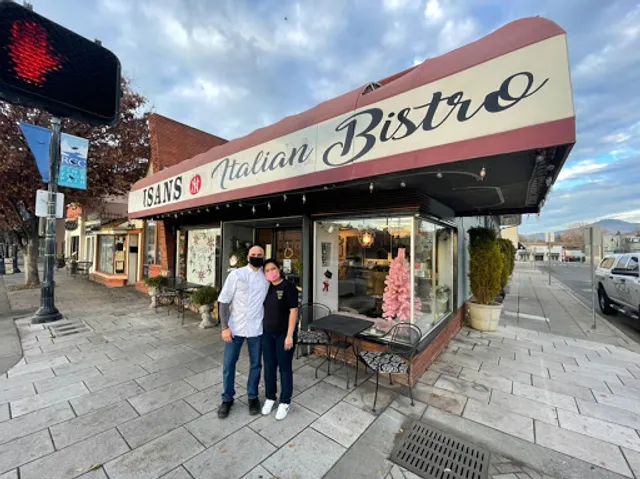 Noonie’s Boba Tea Downtown Medford