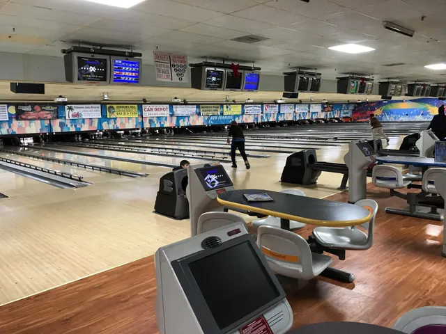 Surfside Bowling Entertainment Center