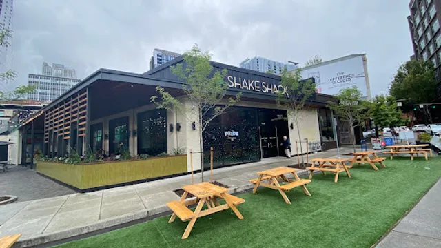 Shake Shack West End Portland
