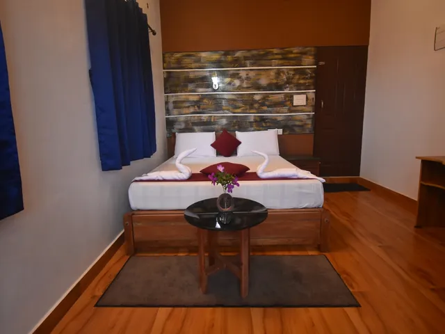 Vagamon Hillvalley Pool Cottages