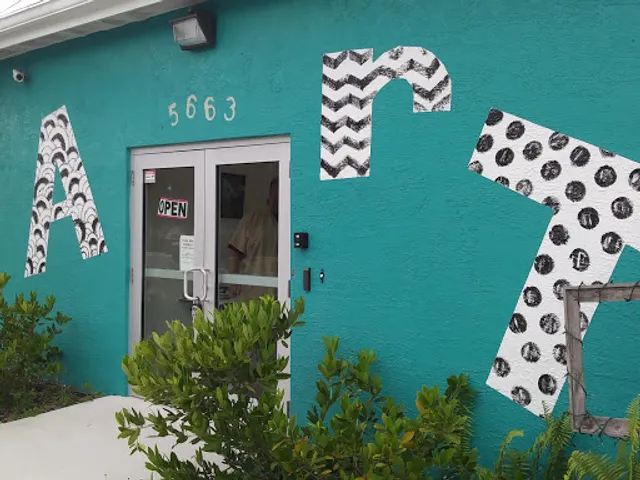 Bottles Pub Craft Beer Bar