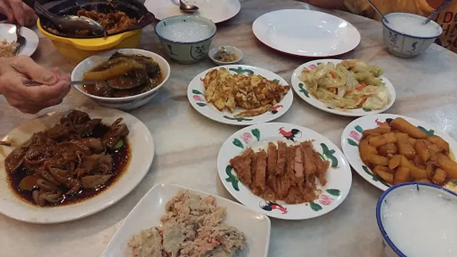 宝兴瓦煲鸡饭 知足常乐潮洲粥