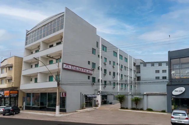 Italian Palace Hotel