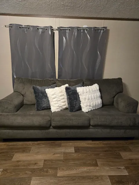 Buddy's Home Furnishings