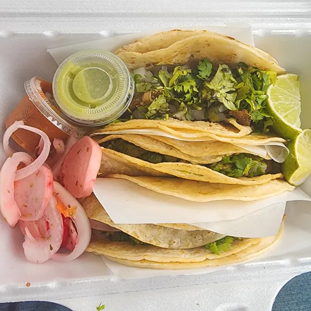 TACOS Y CARNITAS LOS GARCIA Food Truck