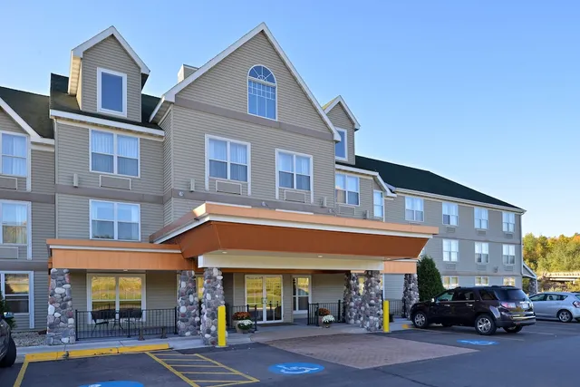 Duluth Inn & Suites Near Spirit Mountain