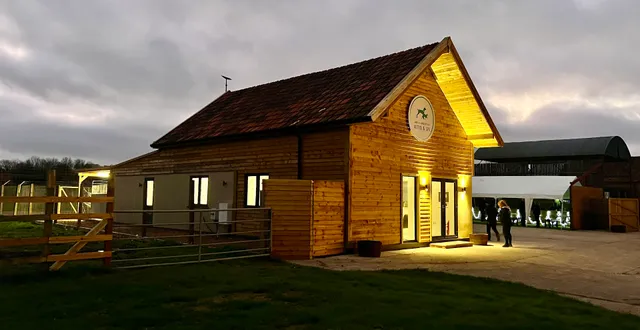 Wags & Whiskers Pet Hotel And Spa