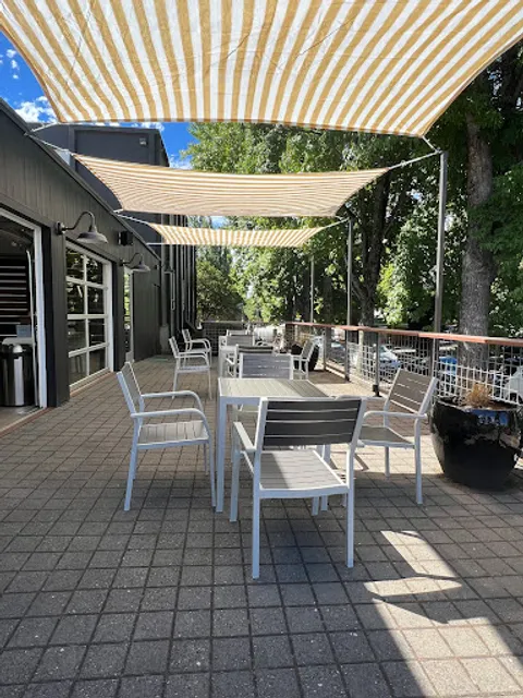 Neighbours Table Coffee and Commons