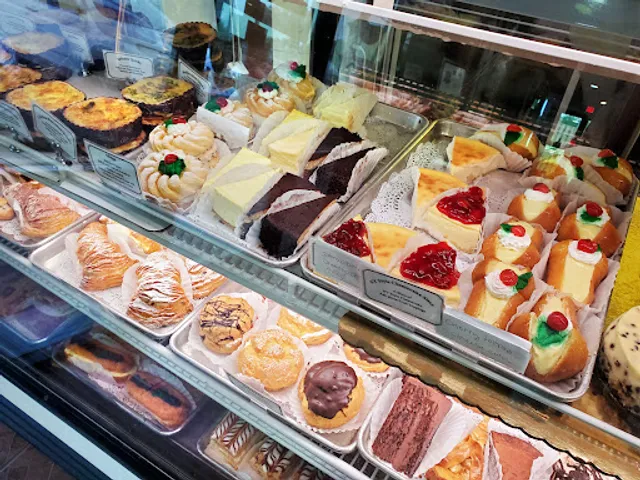 Nino's Bakery & Cafe