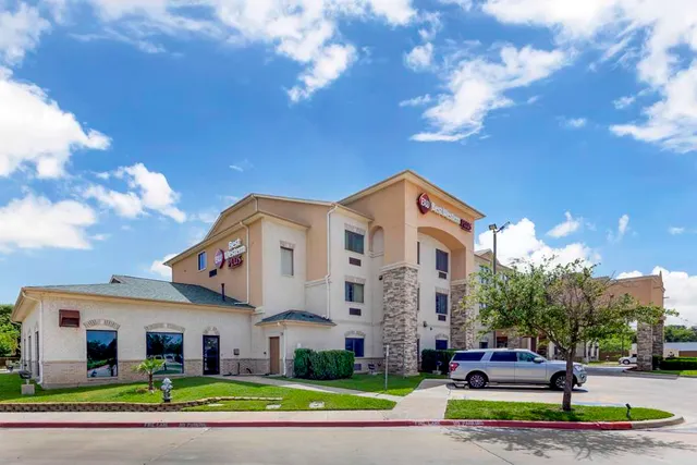 Best Western Plus Burleson Inn & Suites