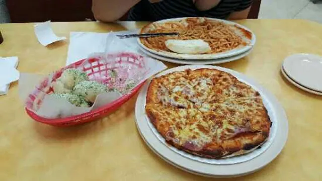Rey's Pizza