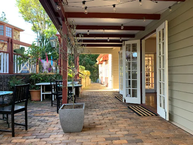 Fiorio & Co - French Bistro and Bar